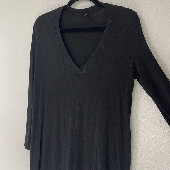 Riller & Fount Black Long Sleeve Knit V-Neck Top Women's Size 1 - Picture 2 of 8